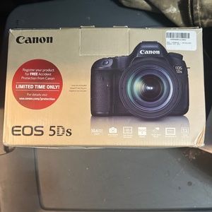 Canon EOS 5Ds DSLR Digital Camera